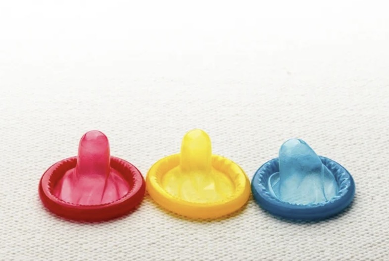 Три презерватива